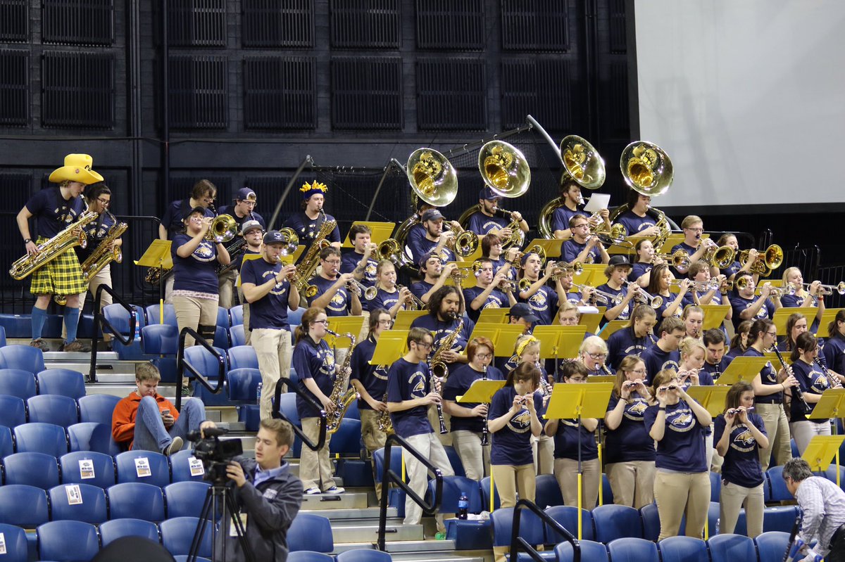MSUBobcats's tweet photo. The @montanastate Spirit of the West Pep Band brought it all night long during @MontanaStateMBB!

🔥🎷🎺💪

#GoCatsGo https://t.co/gpZAssLm9x