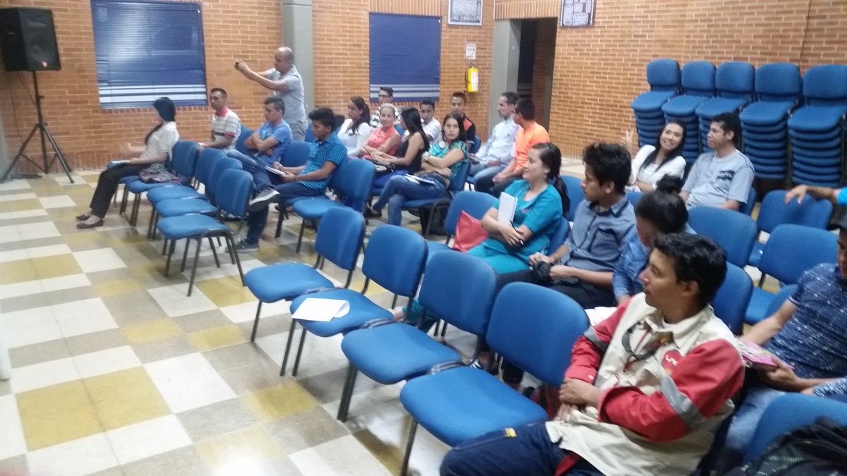 alejarub's tweet image. En la primera sesión de #CIPAS #ECBTI de algebra,trigo y geometria analitica..generando la vida universitaria @UniversidadUNAD