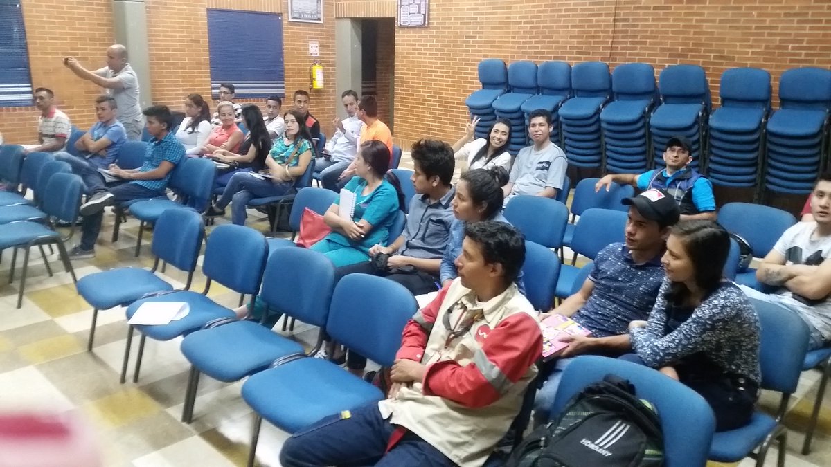 alejarub's tweet image. En la primera sesión de #CIPAS #ECBTI de algebra,trigo y geometria analitica..generando la vida universitaria @UniversidadUNAD