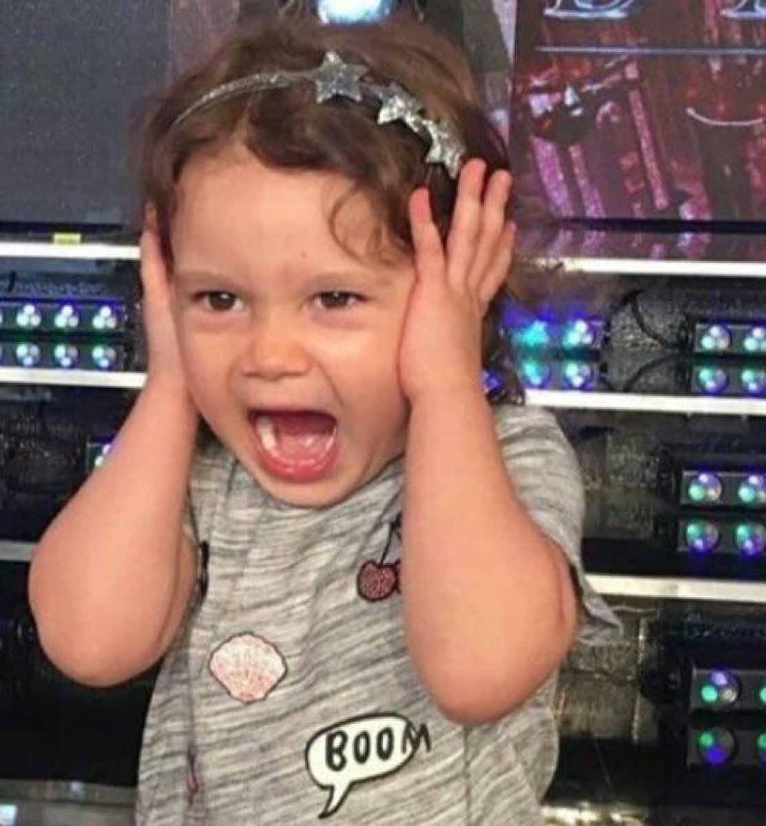 cryingqueen_'s tweet photo. Tus amigas empiezan con los "no te quiere", "te está usando", "siempre te hace lo mismo" y "para q me pedís consejos si hacés lo q querés?" https://t.co/c9niNXHEHn