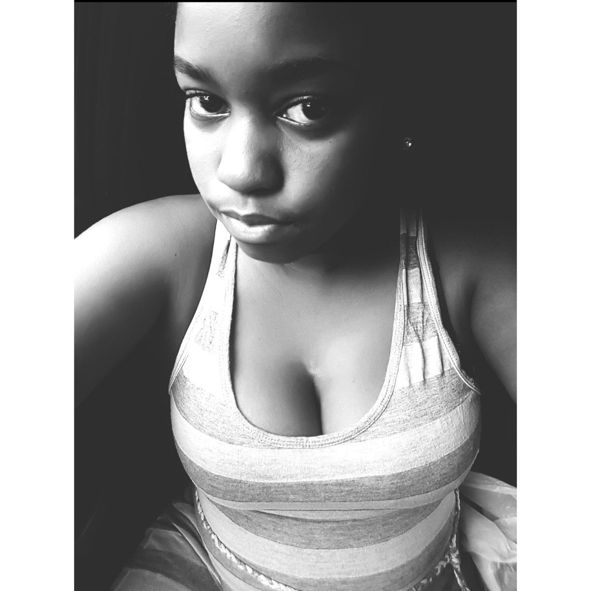 mzzsmileyjo's tweet photo. #NewProfilePic #finallybackontwitter https://t.co/s1OBA4GU6m