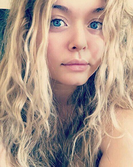 Ela é um bebezinho lindo 
Happy Bday Sasha Pieterse 