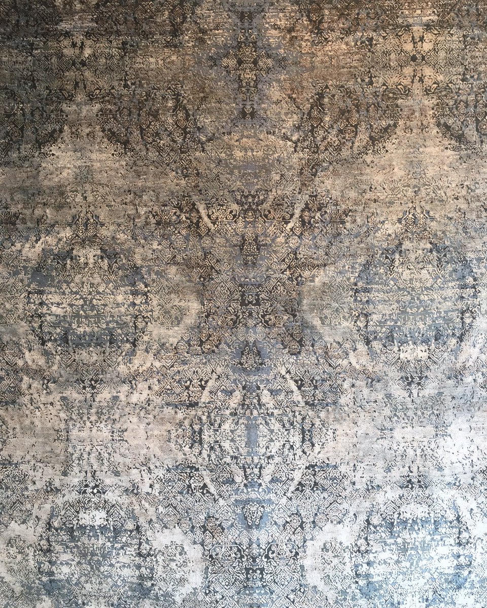 SilkRoadRugs's tweet photo. In all her glory! Look at the detail in this beauty. View her at our Prahran showroom now. #detail #carpet #rug #interiordesign #largerug https://t.co/DER4u1RCUQ