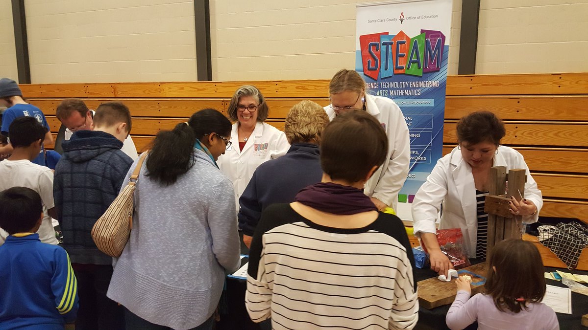 AnotherDenise's tweet image. Thank you Pam and Tracy for a magical night! #usdlearns @joeayala @anotherschwab @jen_jenpetroff