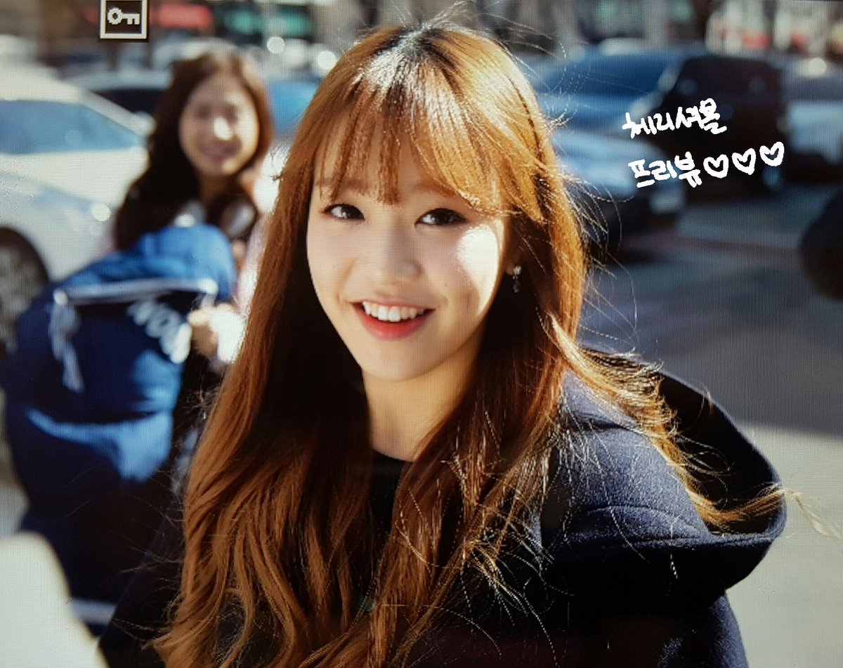 20000828net's tweet photo. 170217 뮤직뱅크 중간출근 #에이프릴 #레이첼 프리뷰

@APRIL_DSPmedia #APRIL #Rachel #성나연

🌸🌸 https://t.co/AxrPogqPTp