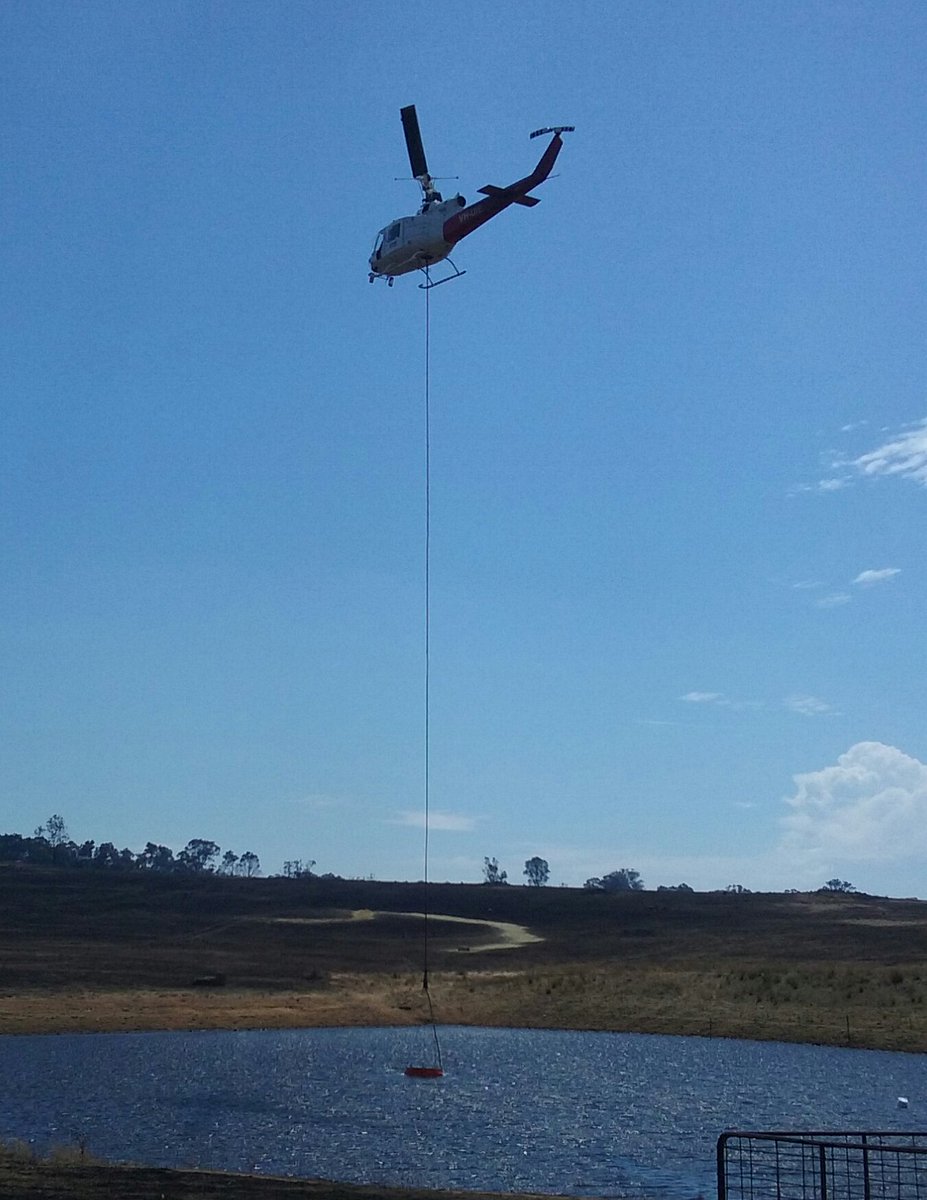 CavanaghMichael's tweet photo. Controlling the bushfire at Cassilis near Dunedoo in NSW continues.
Water being taken from a dam at Cassilis Park Merino Stud. https://t.co/AbygGZtKYd