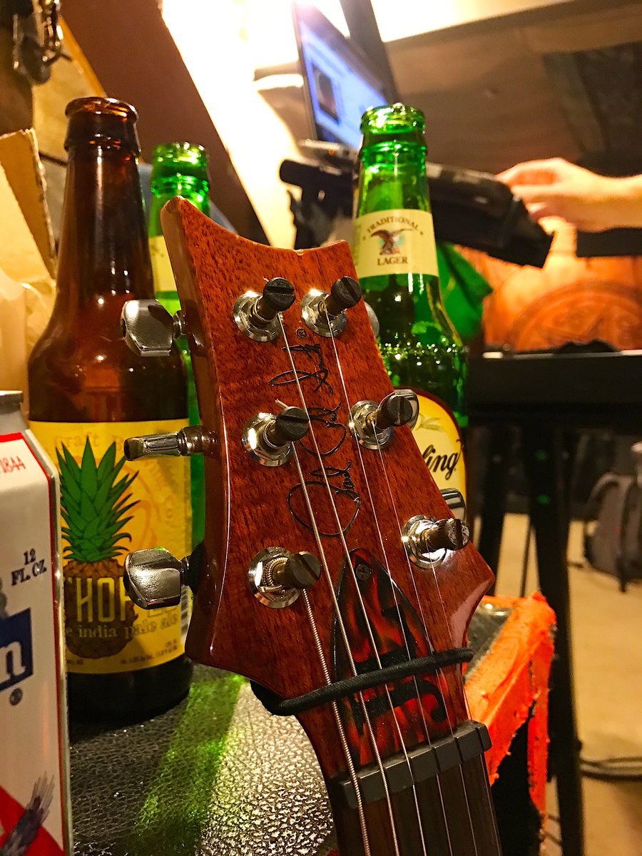 vivbandofficial's tweet photo. Rehearsal // Kinda
#ViolenceInVanity https://t.co/rQmQt2OuTM