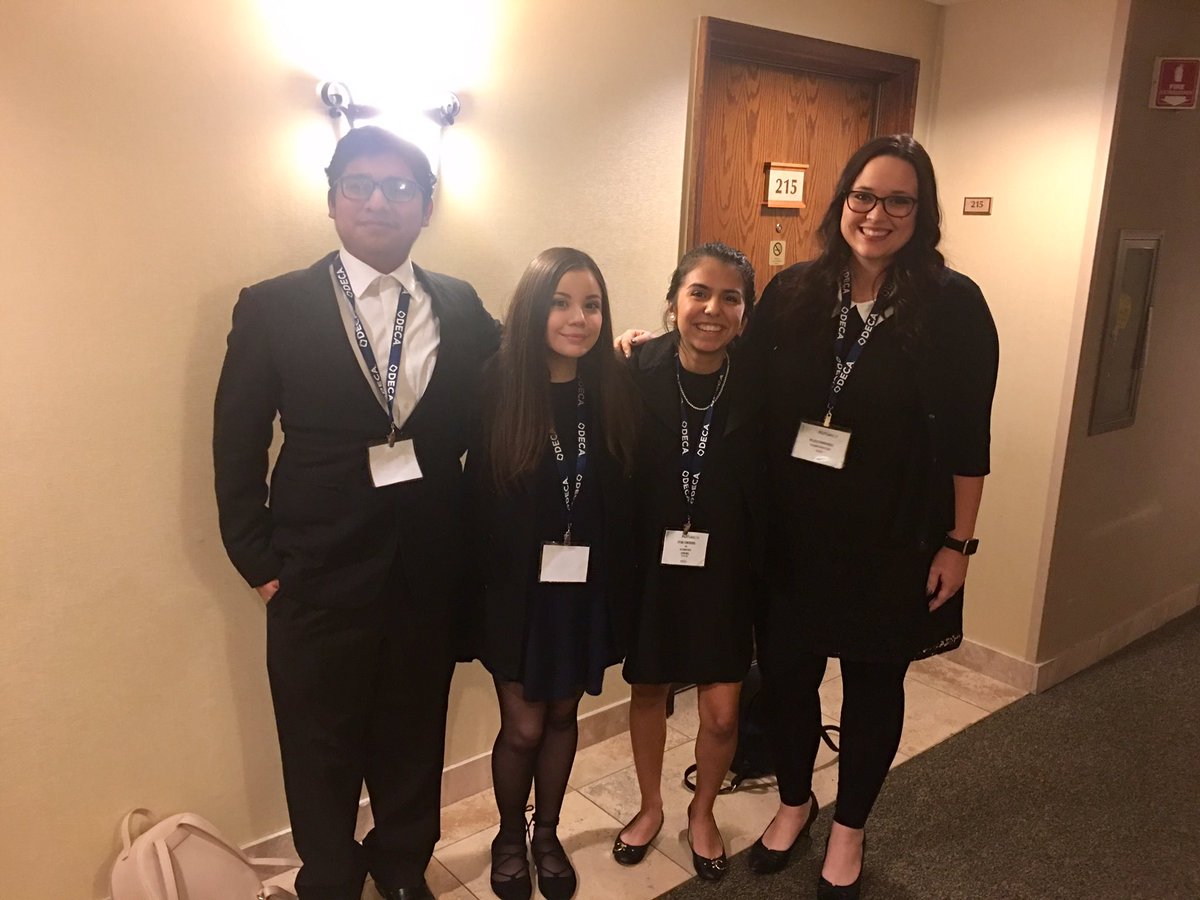 hilhideca's tweet photo. We loved #ORSCDC! It was our first time attending and we had a blast learning the ropes &amp; networking with fellow DECA members! @OregonDECA https://t.co/fLNe715omX