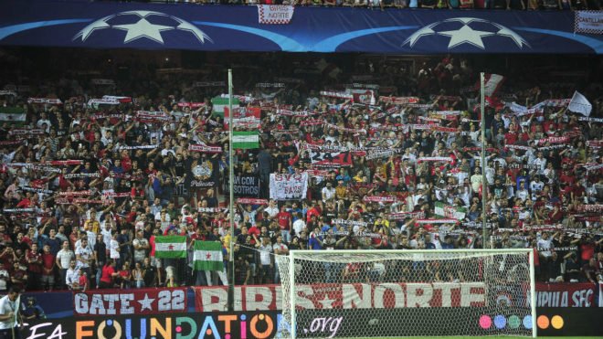 marca's tweet photo. Las aficiones del Sevilla y Leicester tendrán un acto de convivencia antes del partido https://t.co/76BsmZ3mlW https://t.co/7Z31wdAOet