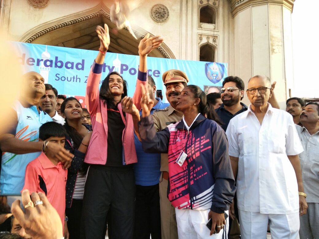 shochatrinaka's tweet photo. #5K_Run at Charminar.. https://t.co/cDOipPhEMn