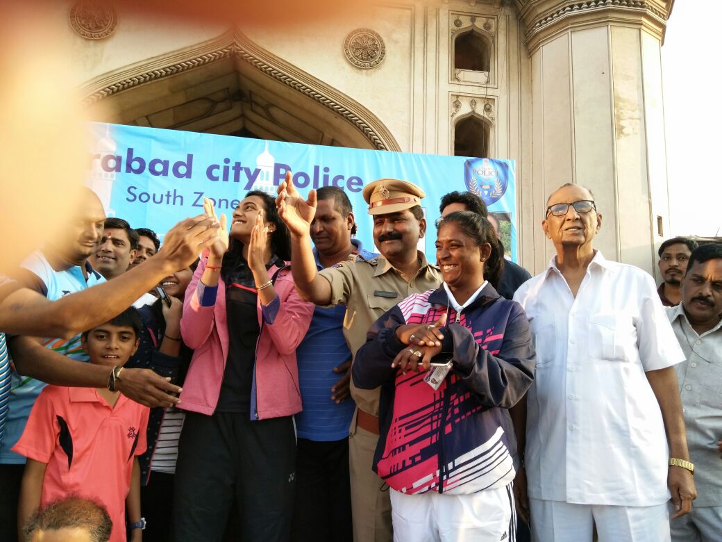 shochatrinaka's tweet photo. #5K_Run at Charminar.. https://t.co/cDOipPhEMn