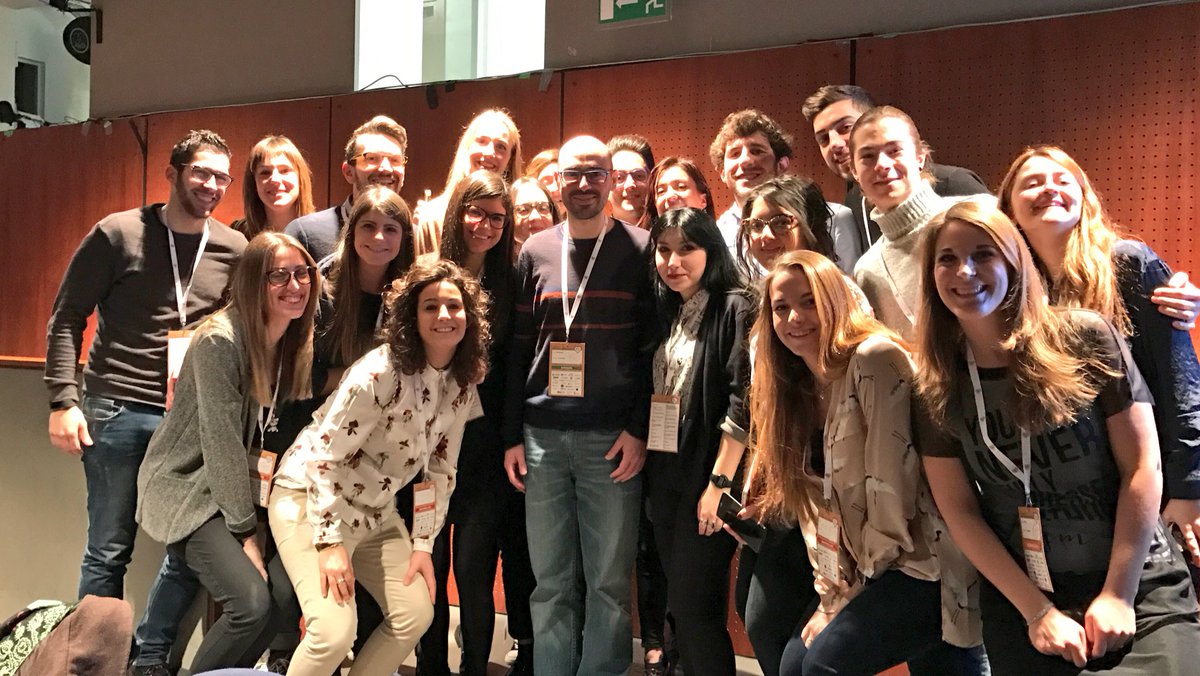 Ecco i miei studenti #iusve di #webmarketing con il mitico <a href="/salvoaranzulla/">Salvatore Aranzulla</a> | esiste veramente!!! #seoandlove <a href="/seoandloveit/">&Love</a> <a href="/WMSaver/">Salvatore Russo</a>