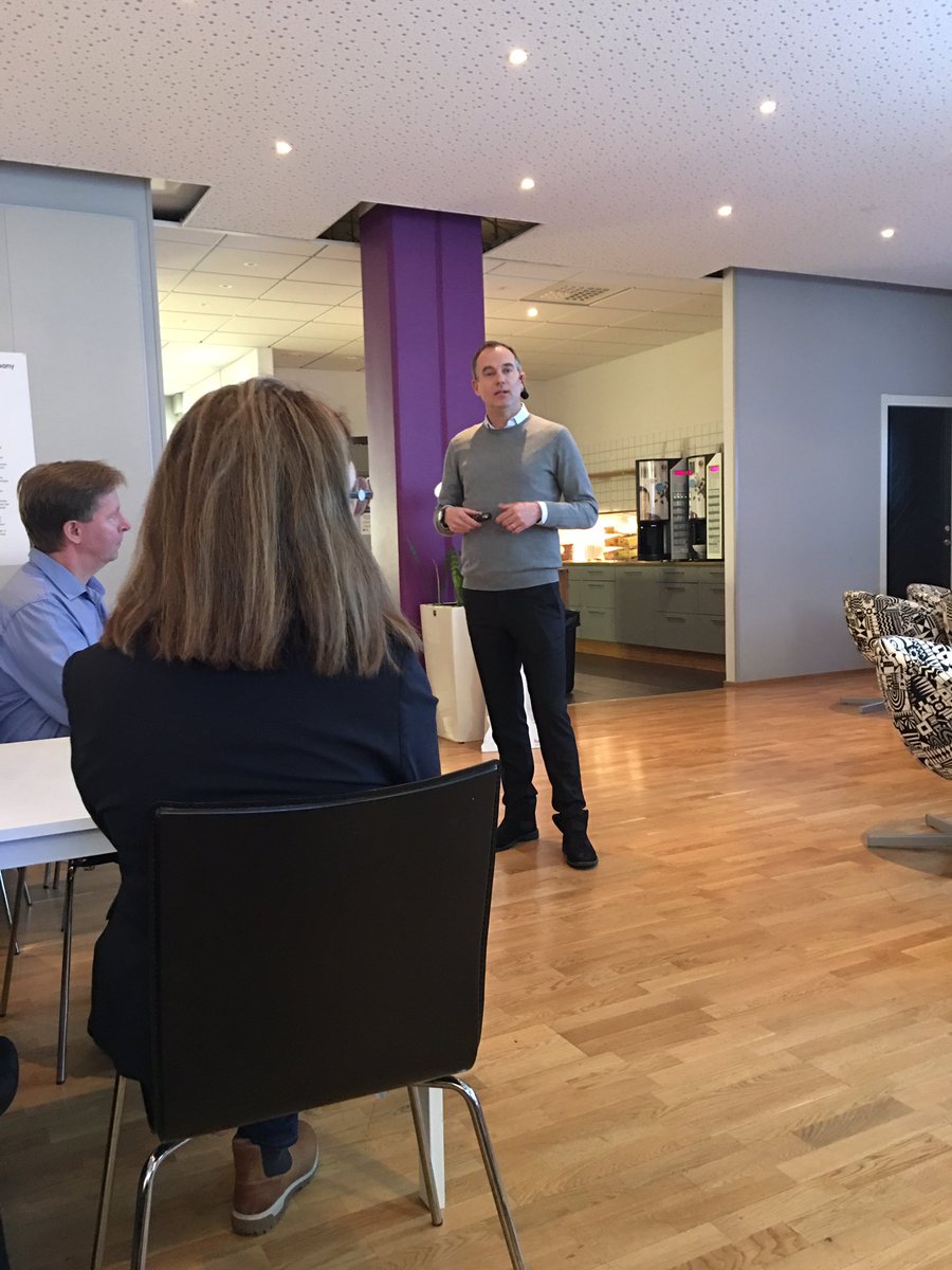 PetraInnala's tweet photo. Vilken puls💕vecka #Teliasundsvall först Customer Obsession Day och nu självaste @JonasHasselberg @MalinAnglert på besök✨🙌🏻 https://t.co/w0ctJkRumM