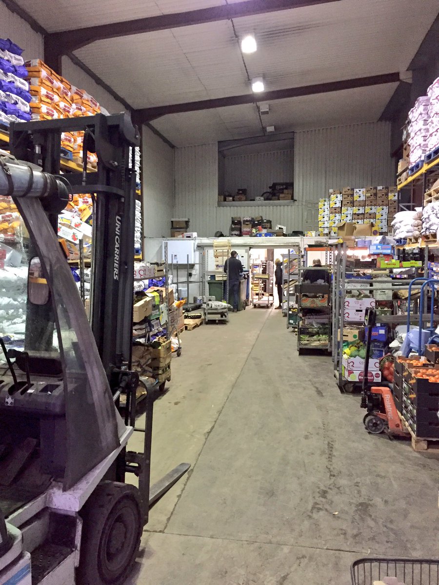 DJPERKSandSONS's tweet image. Early morning action at @DJPERKSandSONS HQ this morning Happy Friday Everyone 👋🏻 #buylocal #supplylocal #glos #cotswolds #novegcrisishere