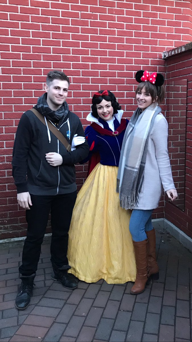 Artyfakes's tweet photo. @ImSapphireAlice you look just like Snow White !! ❤❤❤ https://t.co/CXxq0nLWNi