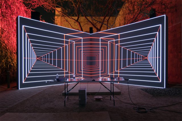 ProjectorsAU's tweet image. Guide: Projectors for interactive installations #creativeapplications #projectors ow.ly/gGYe308YQ5V