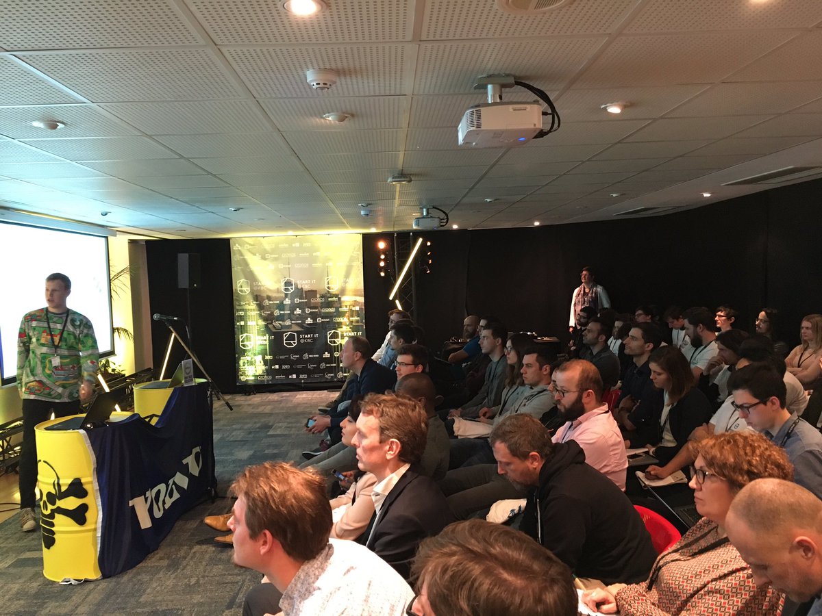 VolvoGroupBE's tweet photo. Full house at the start of the #VolvoTrucksHackathon. Cannot wait to see their ideas https://t.co/GgYHF61akt