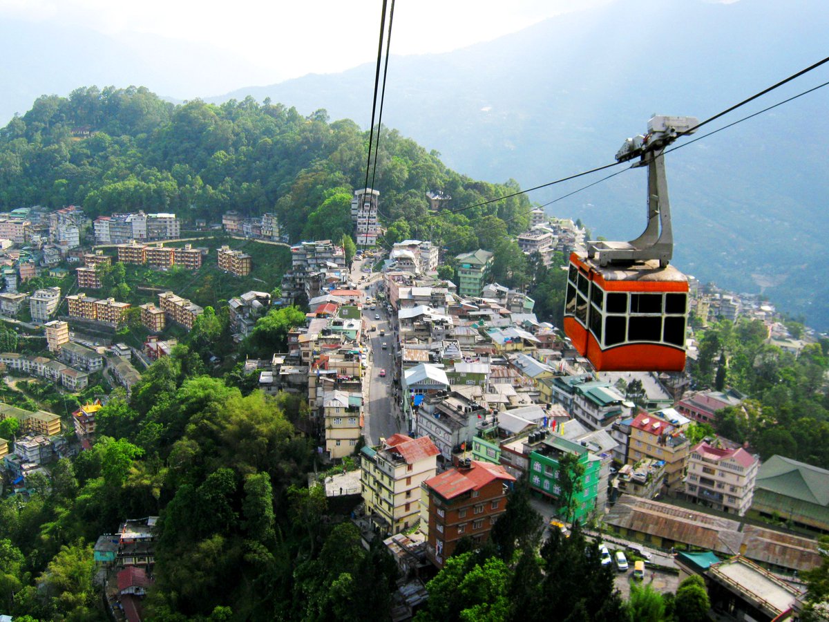 holidaysgenius's tweet photo. 5 Amazing #TouristDestinations in #NorthEastIndia. Click here to know them:https://t.co/L3VGu2u7CF https://t.co/TQJx01yt8Q