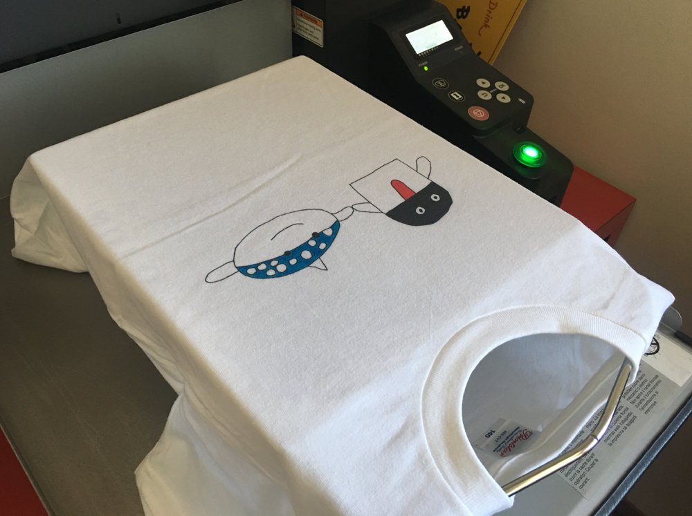 お子さんが、紙に描いた手書きの絵を、そっくりそのままTシャツにプリント～☆　t-296.com/tegaki.html