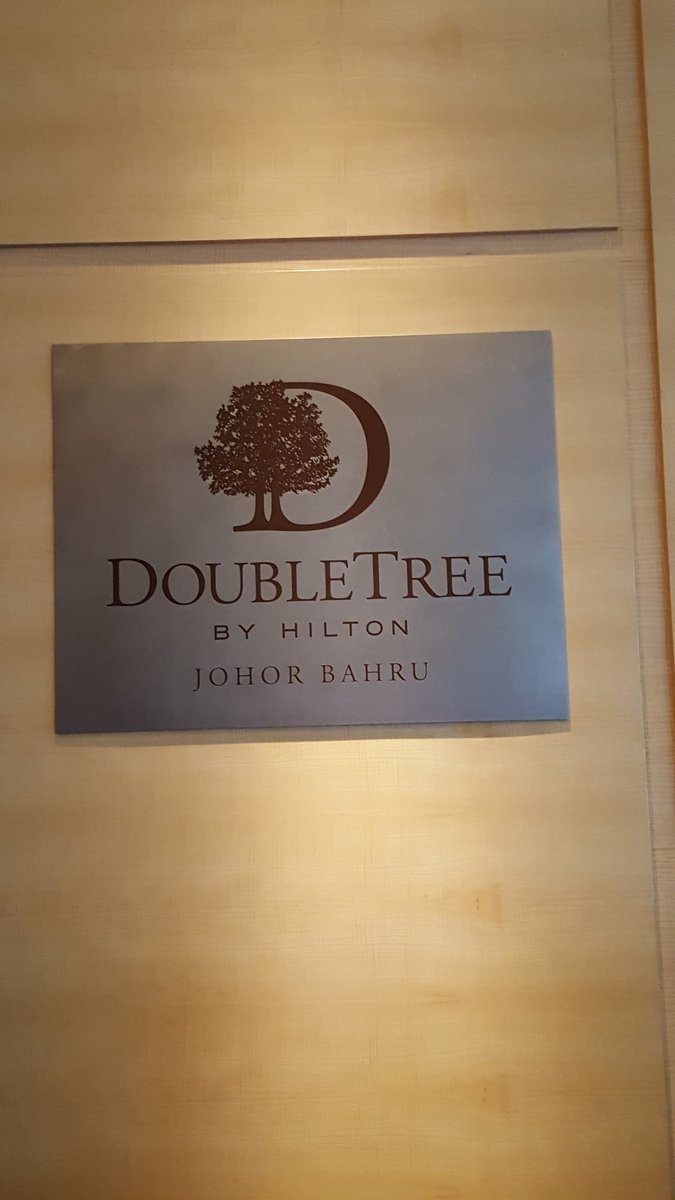 flowersmeller's tweet photo. From the plantations of Asian Plantation Capital  to Johur Bahru @dollarsandart  @roomtothinkltd on the road in Malaysia #Malaysianringgit https://t.co/cnQ69rG71X