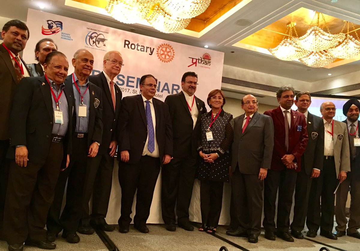 RCBWorli's tweet photo. Recognition for @RCBWorli at District Seminar by Pred &amp; TRF Trustee Elect Paul Netzel. https://t.co/T9cyvj7b4k