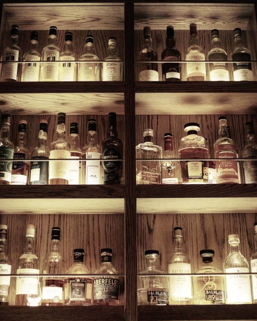 A wall of liquid gold waiting to be poured and adored

#melbourne #bar #driverlane #single… ift.tt/2m0xZI6