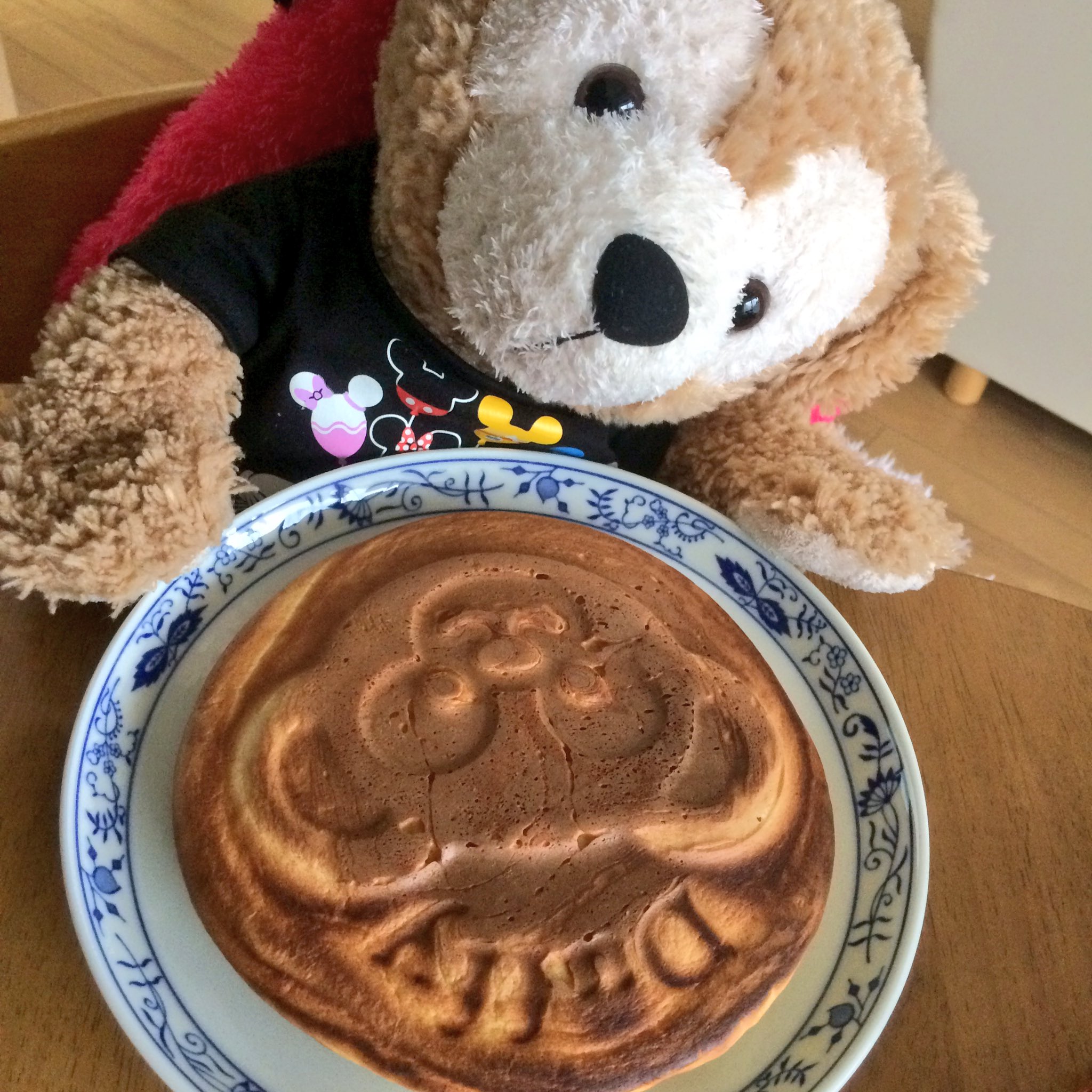 くいしんぼうダッフィー ママがかってくれたフライパンでホットケーキやいてみたよ ダッフィーのかたち うれしいなぁ ママ ありがと ダッフィー Duffy パンケーキパン T Co Zhqsvpg6vd Twitter