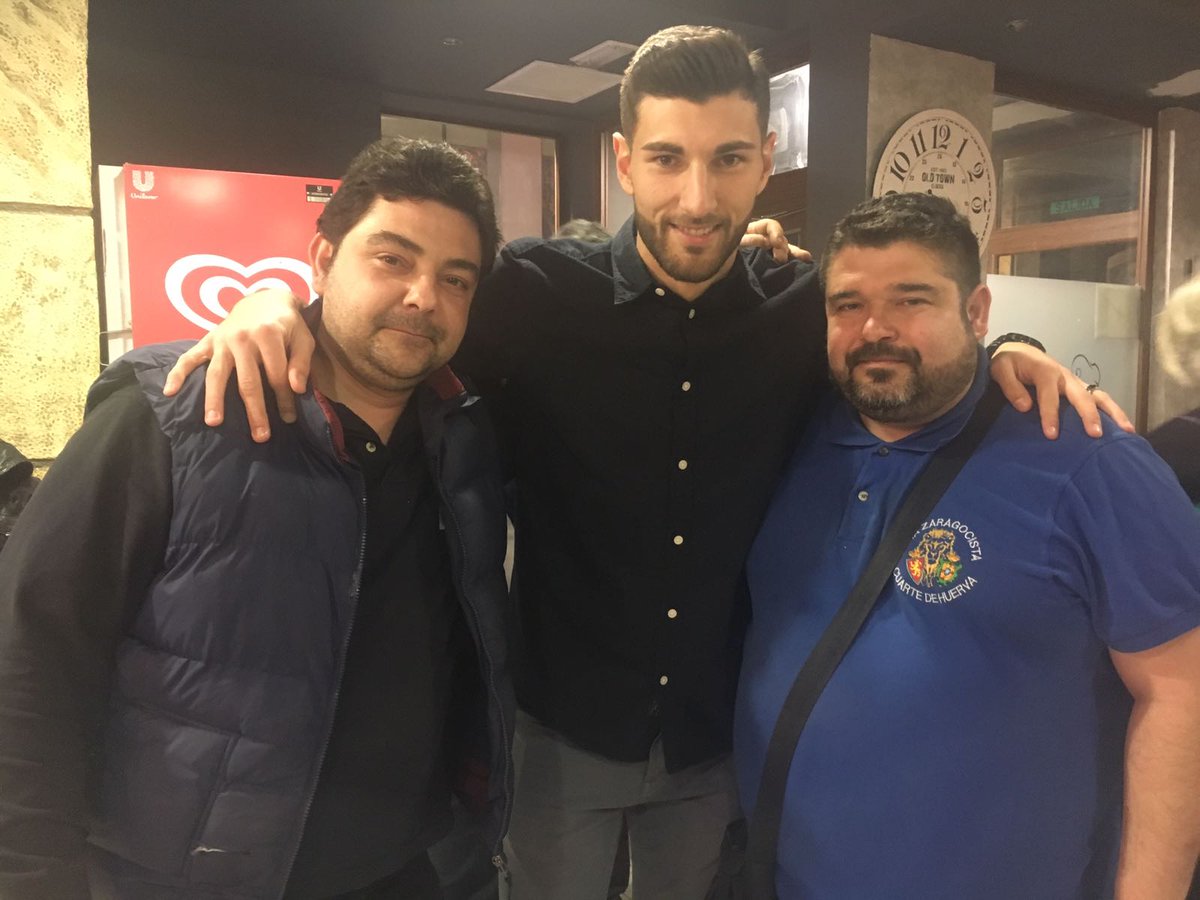 PZcuarte's tweet photo. Gran aniversario vivido ayer.Gracias a todos,en especial @AytoCuarte,@alvaroraton,@juliandelmas,@xaviaguado6 y @FPRealZaragoza por su visita https://t.co/ZMJXTBoa8O
