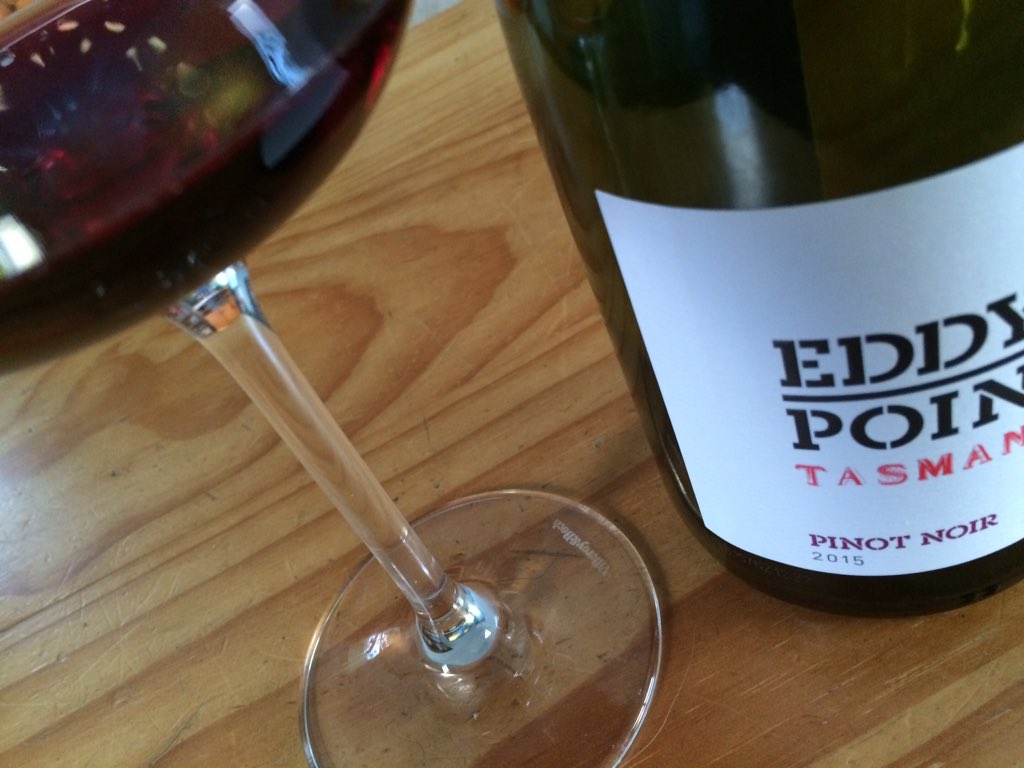 wobblybootvine's tweet photo. Enjoying this pinot around the campfire #tassiestyle @Eddystone_Point https://t.co/0gWcYCXM1k
