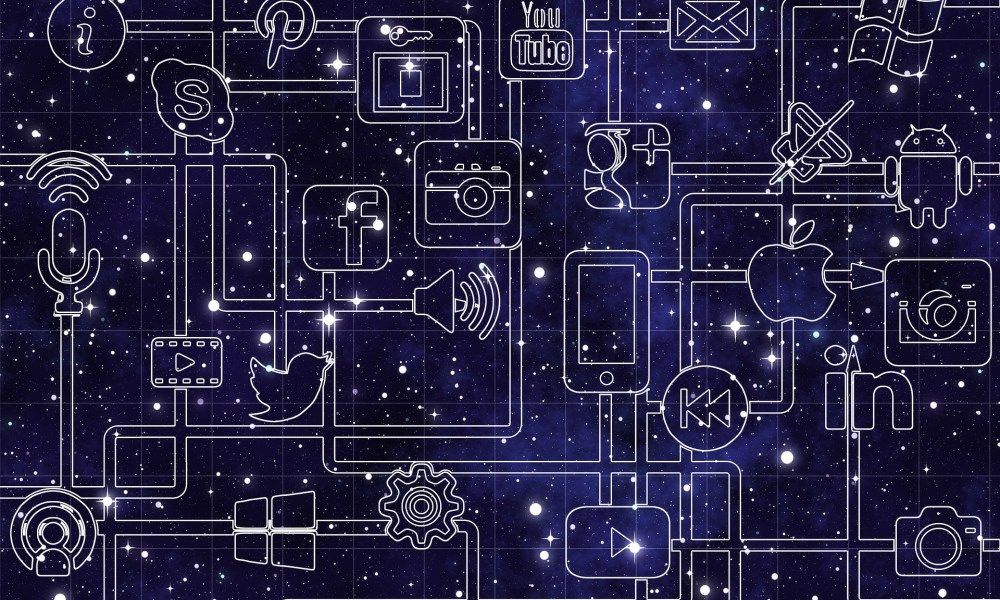 Ecom_NationFR's tweet photo. [Nouvel article]📱 🌐 Développer une stratégie social media pour le #ecommerce #ECNTalks by  @AnthonyRochand ➡️ https://t.co/uDxfTyEl50 https://t.co/wBHBOY1YSH