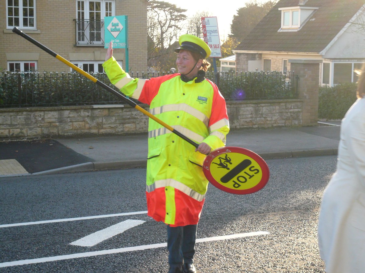 Could you spare a few hours helping school children cross the road safely?
d4u.org.uk/SX4cJ