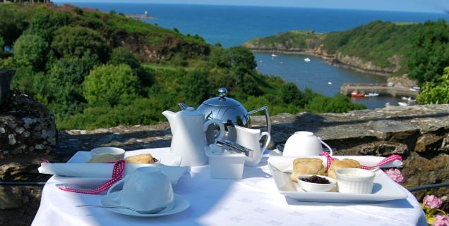WalesInStyle's tweet image. It’s easy to see why @ManorTownHouse is part of @WalesOnline​'s 18 hotels in #Wales with amazing #sea #views ow.ly/m4fC3093ITr