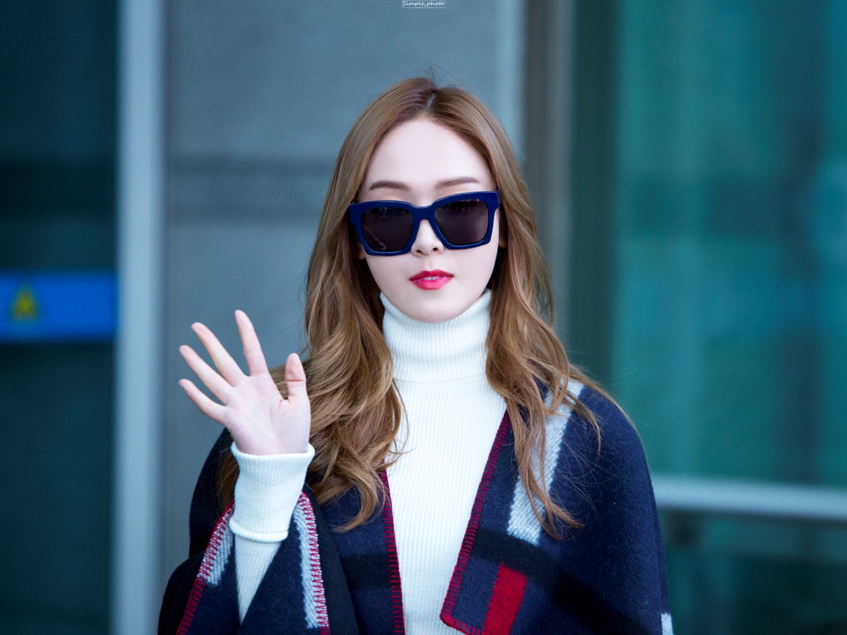 Simplephoto_'s tweet photo. 170216 제시카 인천공항 출국 4pics(재업로드)
#제시카 #Jessicajung #정수연 #JungSooyeon https://t.co/QbA66qMN9q
