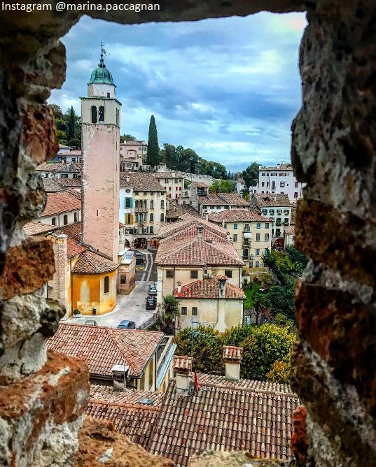 TwitItalianWine's tweet photo. #Asolo, perla tra i colli trevigiani e uno dei borghi più belli d'Italia https://t.co/9PMFkJggK9  #visitveneto @TerreCastellaz https://t.co/RHvrqB7lkG