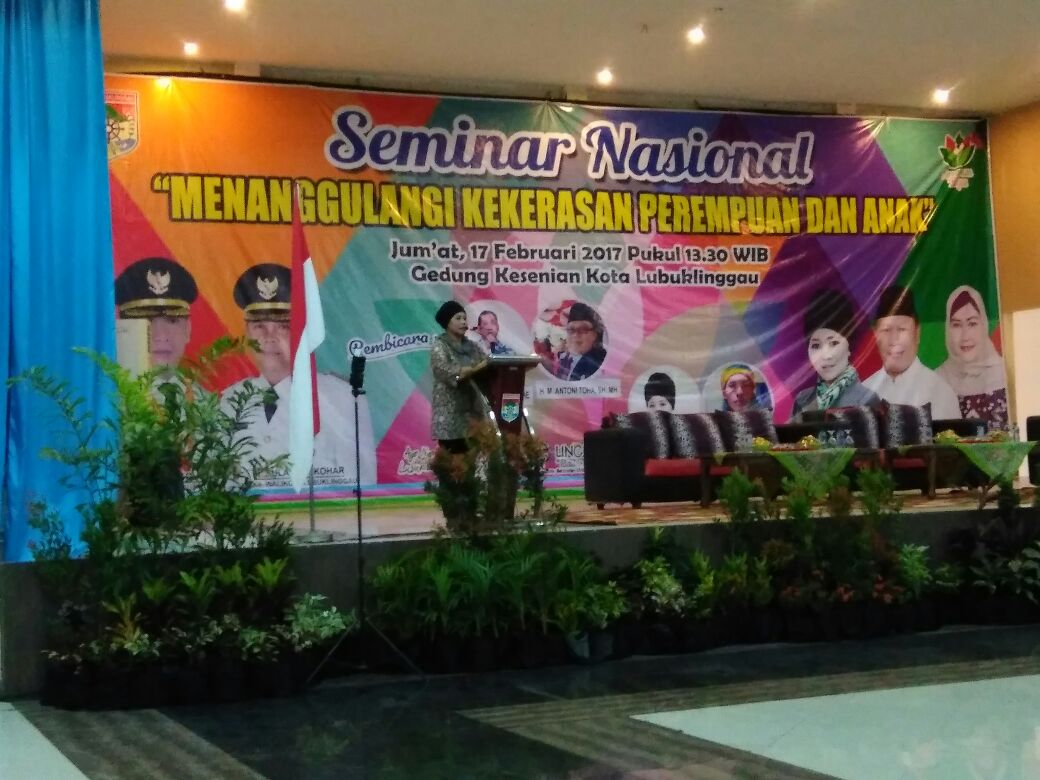 Kekerasan terhadap #PerempuandanAnak adalah isu dunia dan merupakan kejahatan kemanusiaan Sekjen Perempuan bangsa buk <a href="/lulukhamidah/">Luluk Hamidah</a>