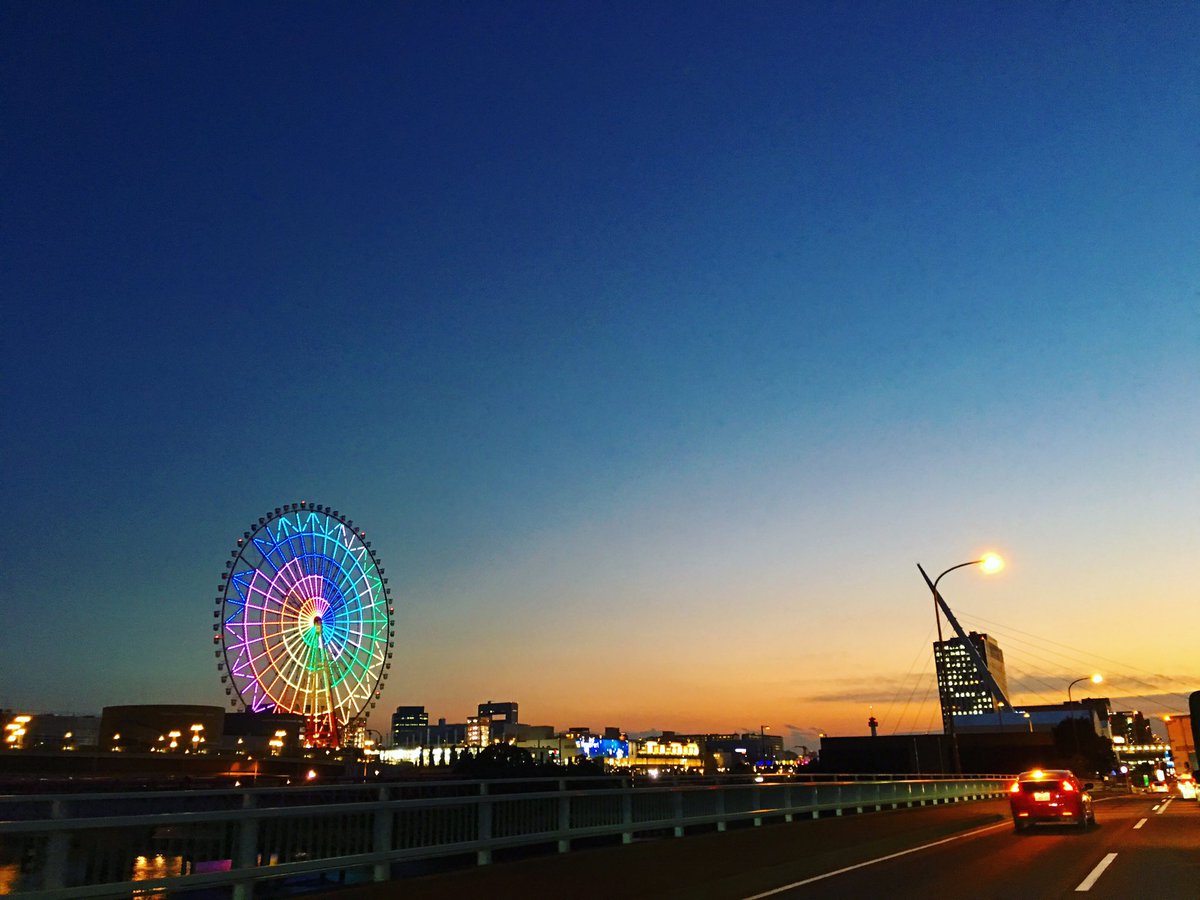 MatsudaCho's tweet photo. さぁ大阪帰るでー。車で。
#japan #odaiba #magichour #rainbow #sky #beauty #ferriswheel #matsudacho #日本 #お台場 #高速道路 #出張 #帰阪 #マジックアワー #空 #キレイ  #でも車で帰るのやだ https://t.co/4mucJoiYvY
