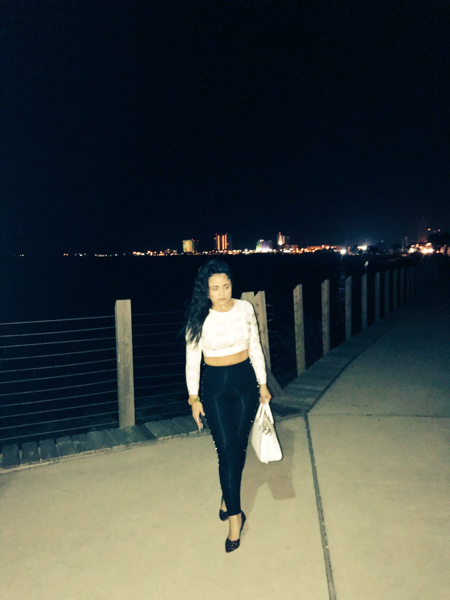 LAURENHORNEL0l0's tweet photo. זה לא נגמר עד השחקנית לומר

#LAURENHORNELOLO https://t.co/n4Jlg3OfMu