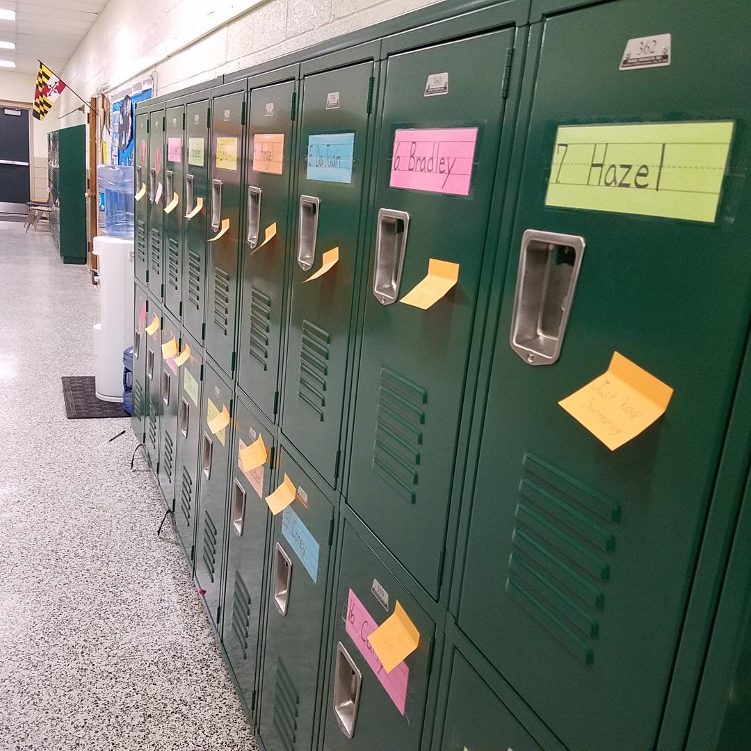 Relay_SDT's tweet photo. Encouraging words on every locker this morning! Amazing work of the student council! @MEScounselor2 @TeamMiddlesexES #mesmagic https://t.co/1niLIwSFLa