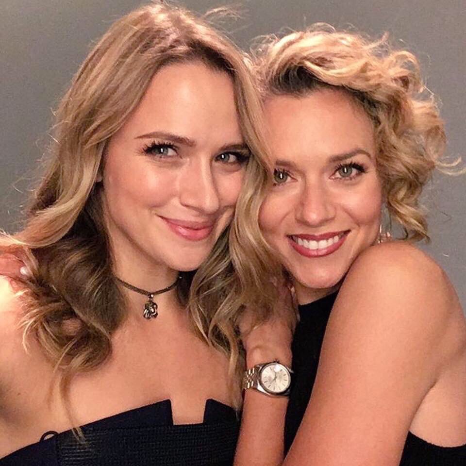OTHdiary's tweet photo. Some OTH selfies to kick off your Friday! https://t.co/t86ANMGkxM