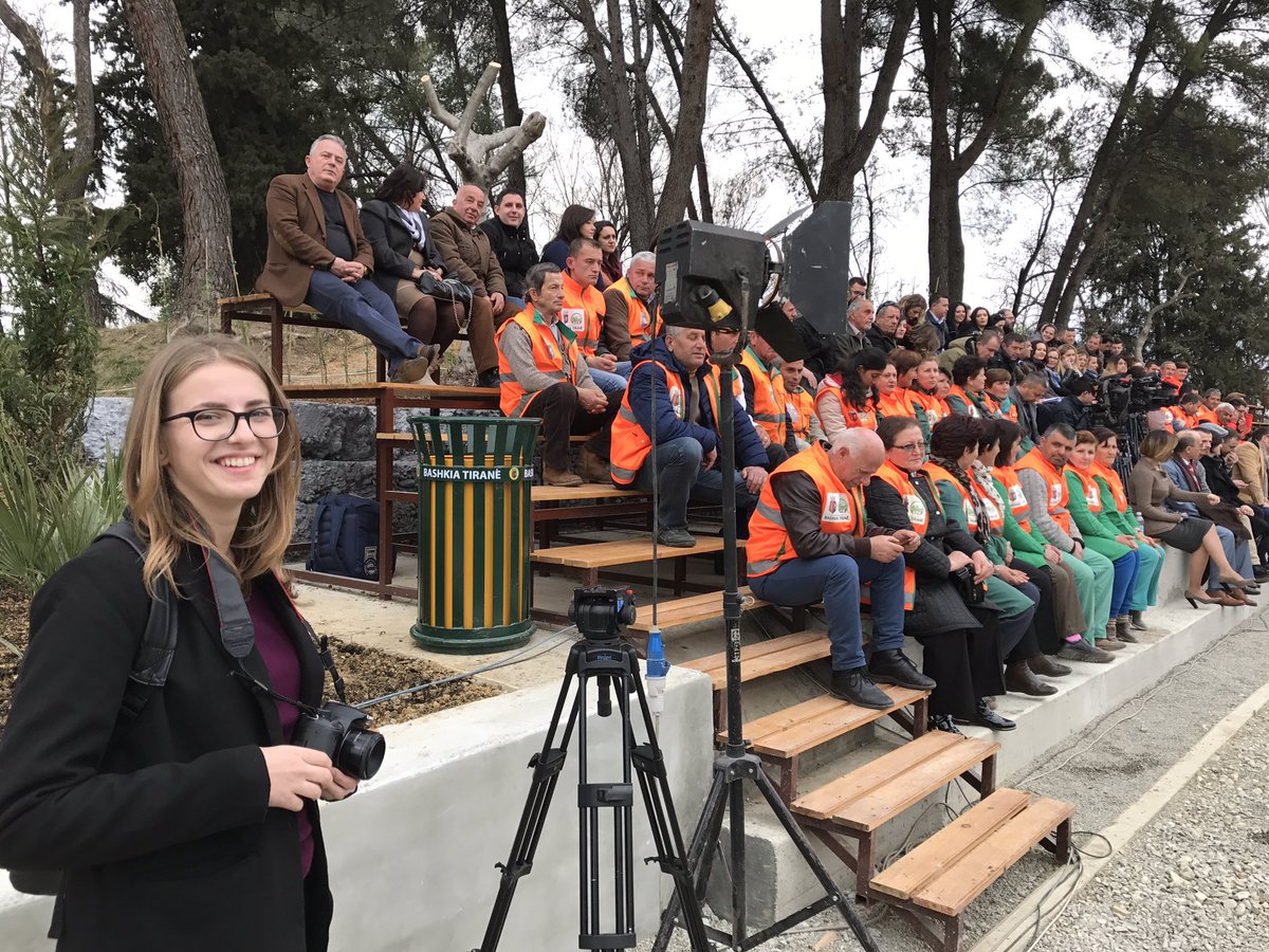 aprtirana's tweet photo. Ku ka më bukur sesa analiza vjetore në kantierin e Fushave Sportive në Parkun e Madh. #APR2016 #BilancRaport @livetv👷🌲💚🔆 https://t.co/MjHJxYaFeJ