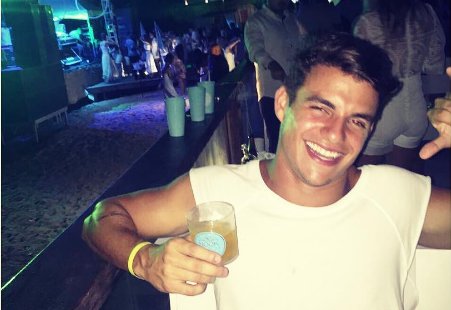 meudaqui's tweet image. Antônio Rafaski tem celular furtado em bloco de carnaval no Rio goo.gl/s8tyzA #BBb17 #furtodecelular #AntonioRafaski