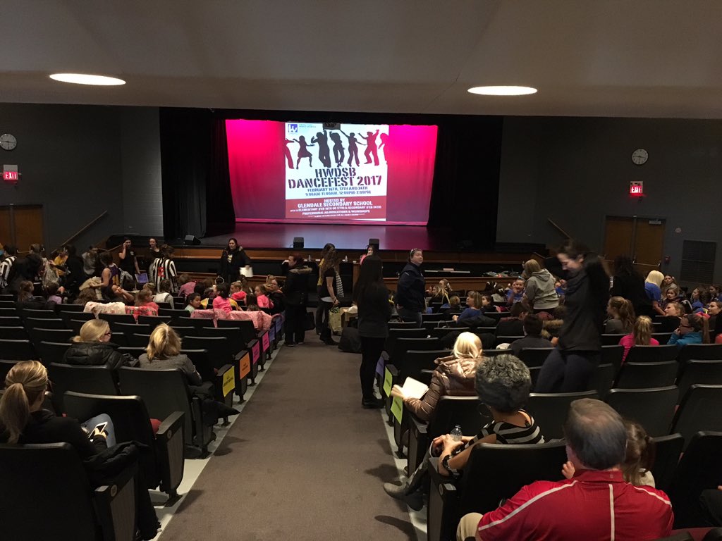 ArtsHWDSB's tweet photo. #hwdsbfancefest ! Day Two all set to begin! Stay tuned for amazing photos of all our talented @HWDSB student dancers! https://t.co/4LiEpJL4JU