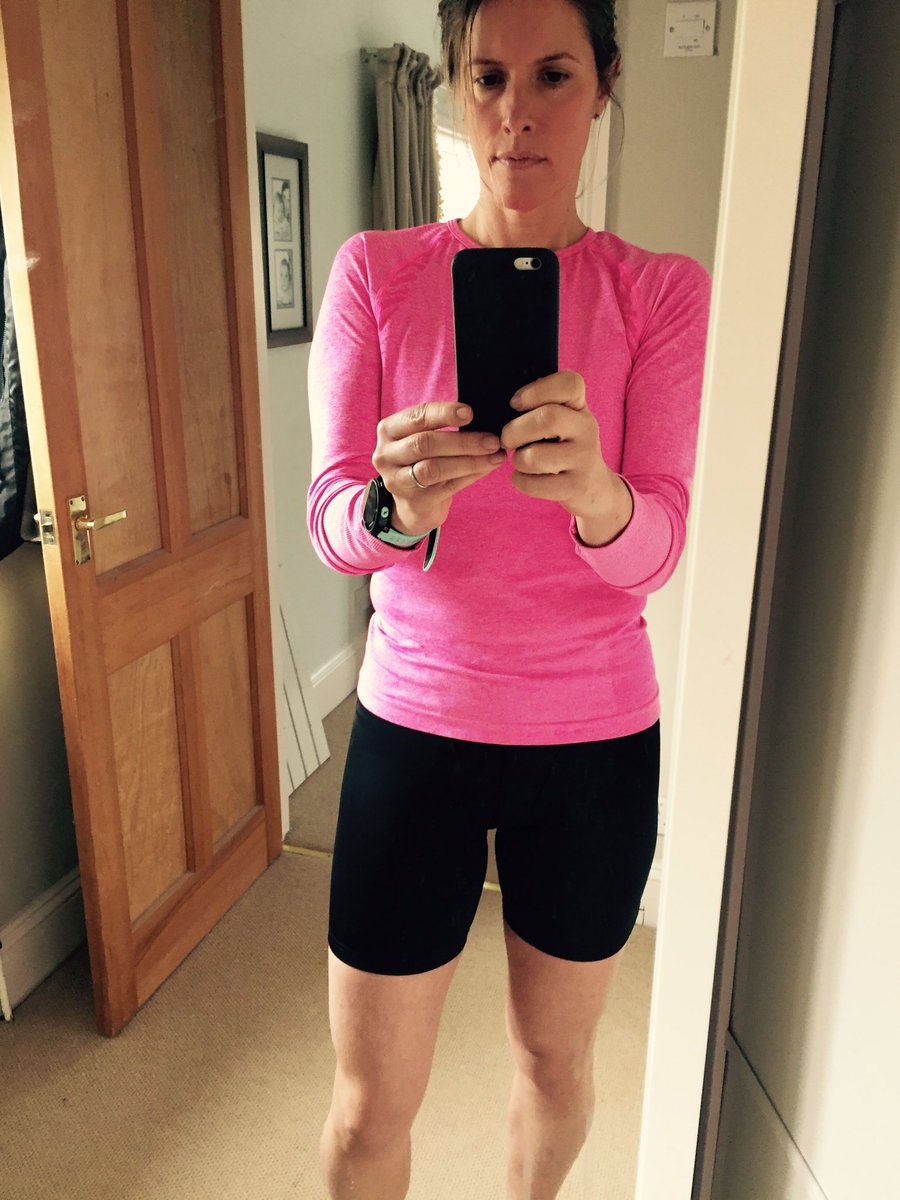 MsLizKnowles's tweet photo. Thankyou @evbsport for my award winning, posture improving super supportive shorts. Can't wait to share the ❤️@newenergyfit https://t.co/rEfogZCFOB