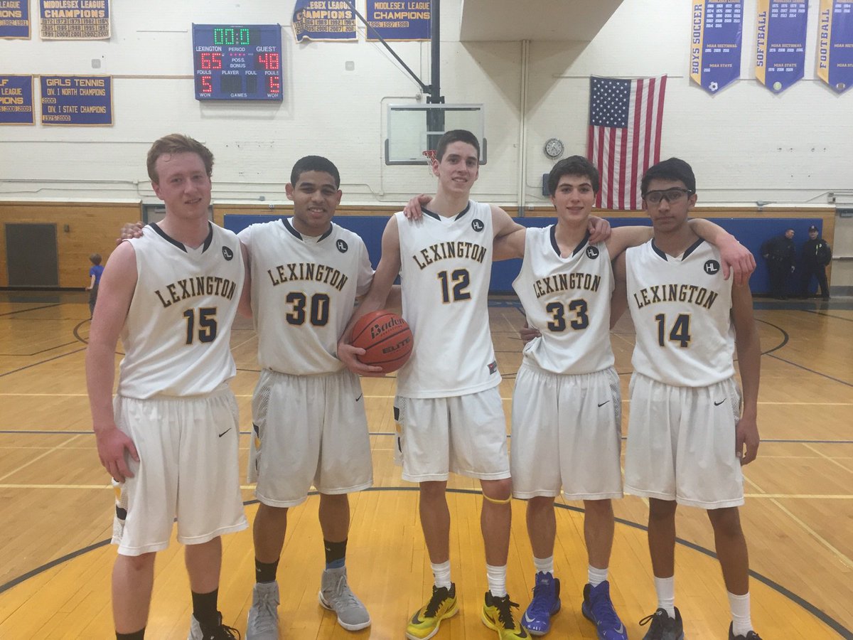 LEXATHCHEER's tweet photo. Lhs basketball and cheer seniors. Thank you for a great season and all your hard work. # seniors #lhshoops #lexcheer https://t.co/K2HibUI5fT