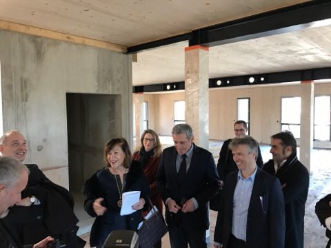 janninsteph's tweet photo. Pose du 1er panneau de #bois Immeuble #bureaux Ywood @nexity @montpellier_ #A7Center #Odysseum @saurel2014 https://t.co/vcFx0stWXk
