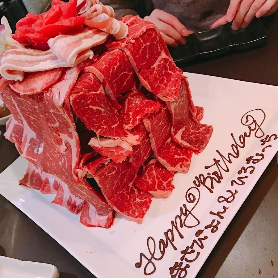 超フォトジェ ニク な肉ケーキを牛角で Sns映え必至の肉を食べに行こう Favy ファビー