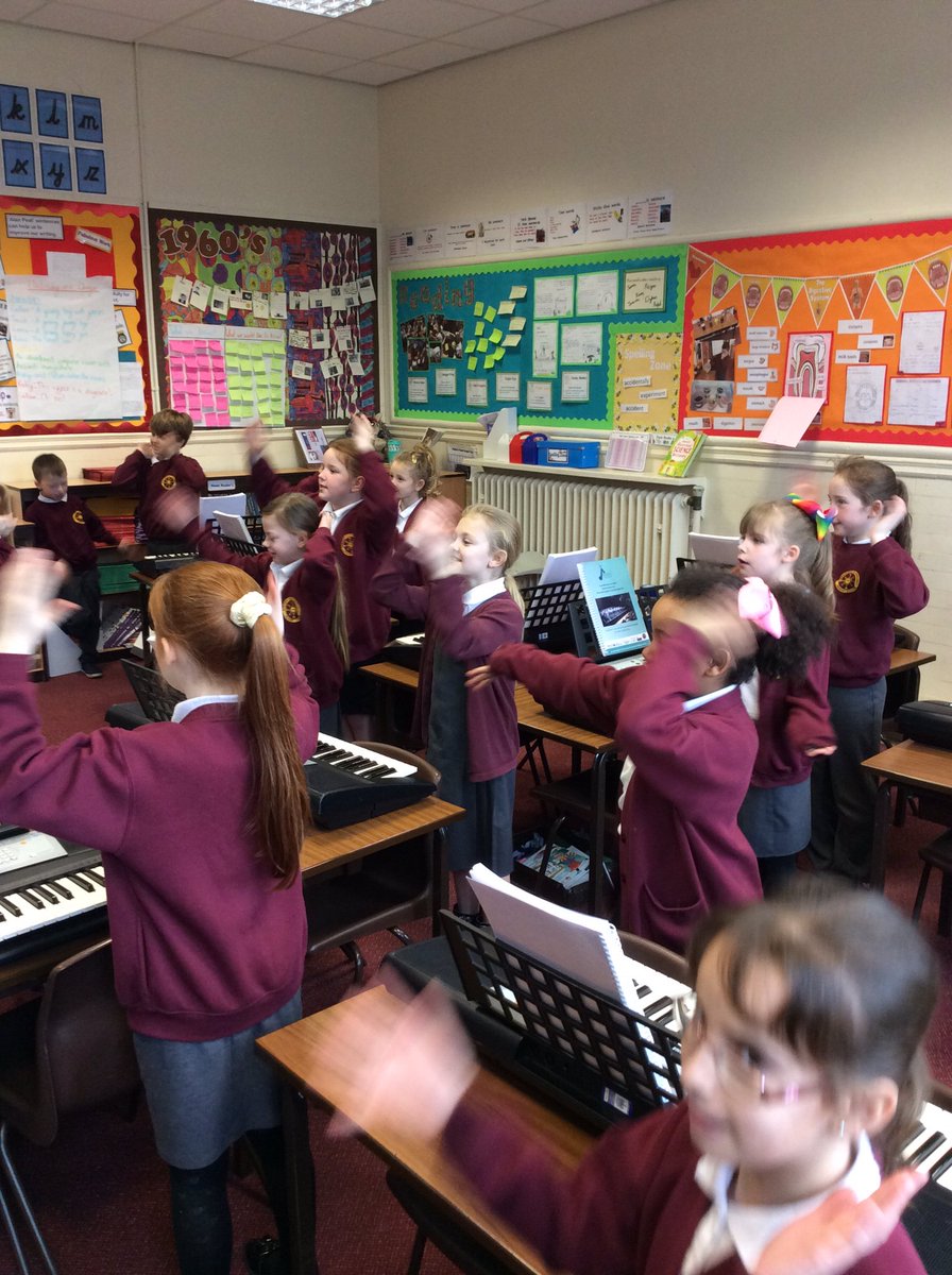 ABCPschool's tweet photo. We love singing in #class34F. A great way to end today's keyboard lesson. Ask us to sing Auntie Monica. # keyboards https://t.co/CaHwS2Qcpf