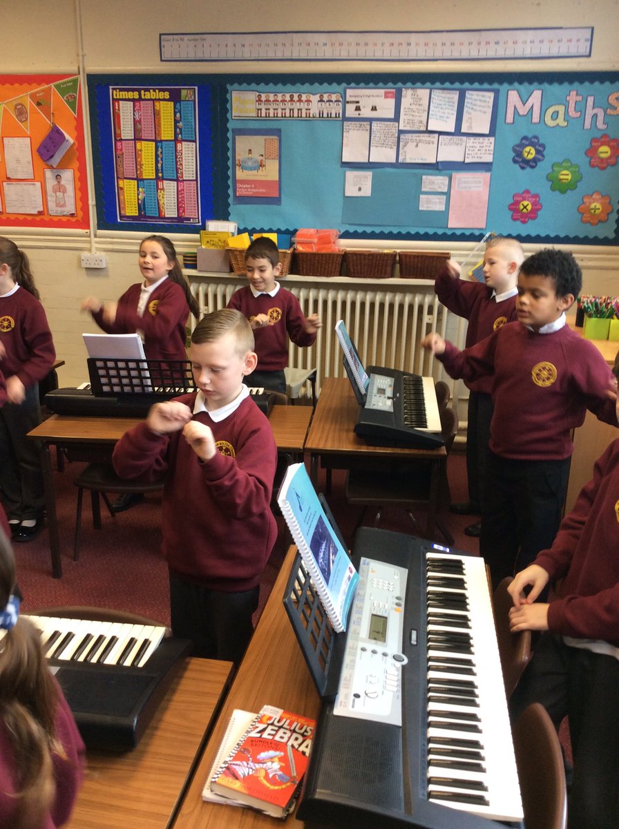 ABCPschool's tweet photo. We love singing in #class34F. A great way to end today's keyboard lesson. Ask us to sing Auntie Monica. # keyboards https://t.co/CaHwS2Qcpf