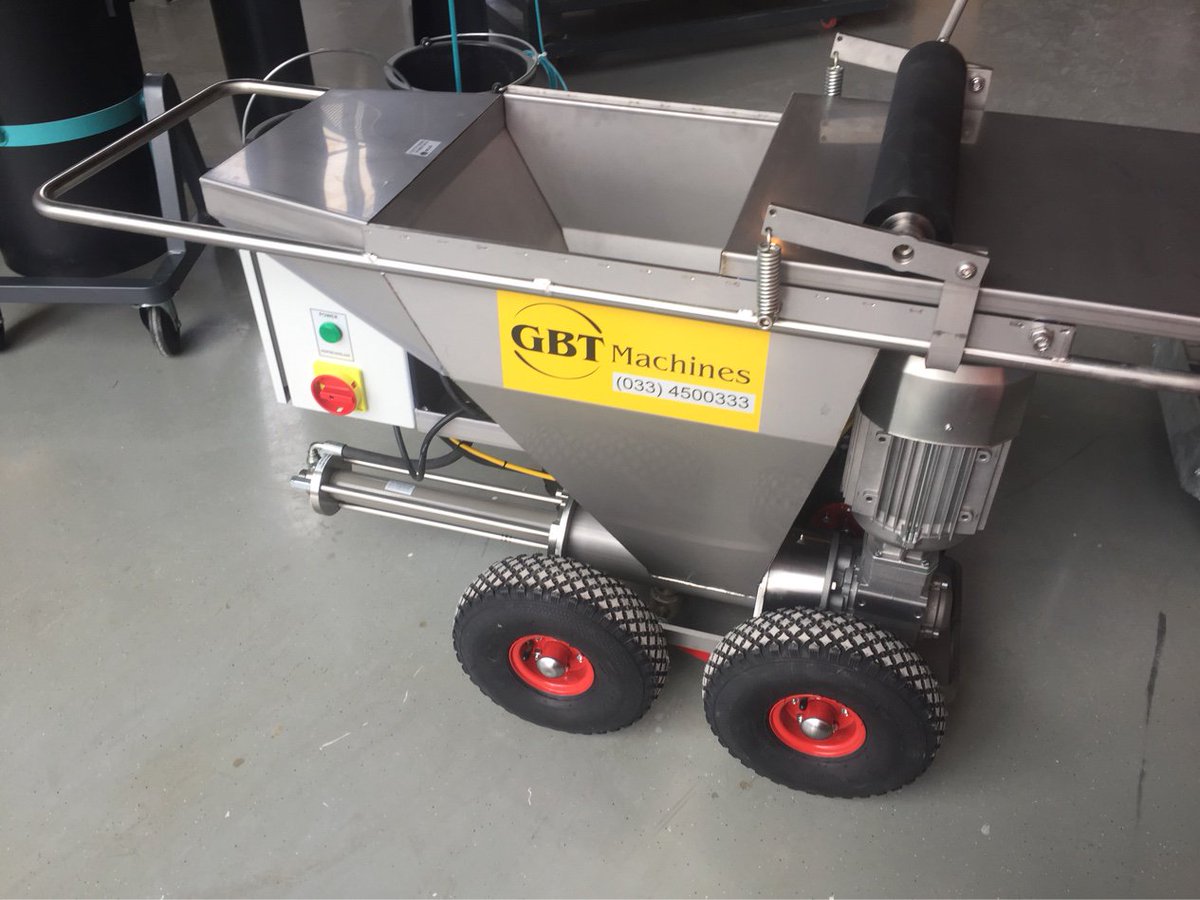 Booboogieleon's tweet photo. Voor diegene die airless dunpleisters of pasteuze voegenvullers willen aanbrengen GB500 230v https://t.co/aGkPwMaGuv