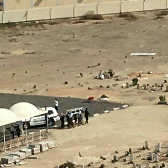 yaali_29's tweet photo. جاءك الشهيد .. بالكفن الخضيب
في دمٍ يسيل .. من جسمه الشخيب
لك يا مهدي  مدّ أيديه
 يرتجي ثأراً  من أعاديه
#ياصاحب_الزمان 
#يالثارات_الشهداء https://t.co/EdQIQiQrSO